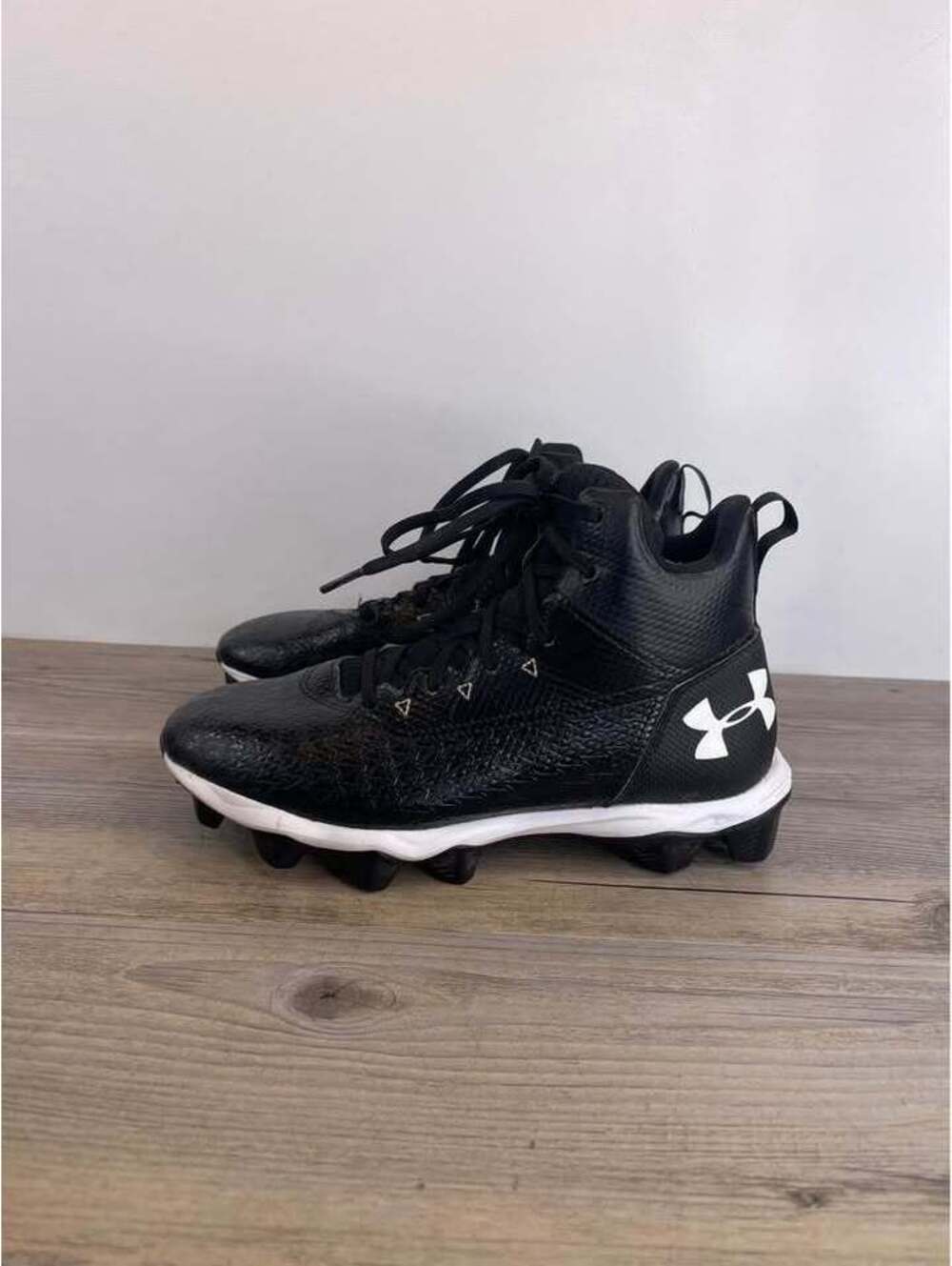 Under Armour Highlight RM JR Youth Football Cleats 5.5Y Black White 3021202-001